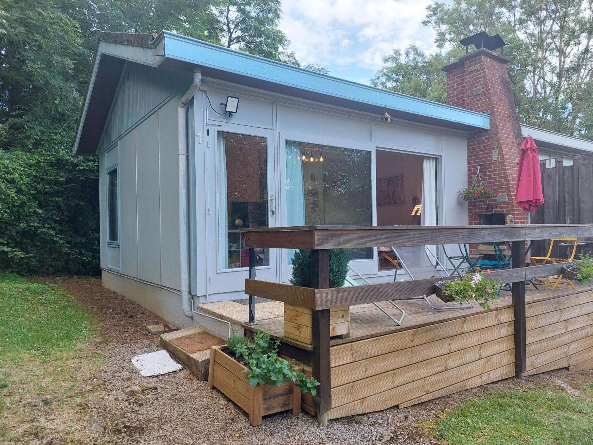 Le Petit Chalet - Bungalow Waulsort エクステリア 写真