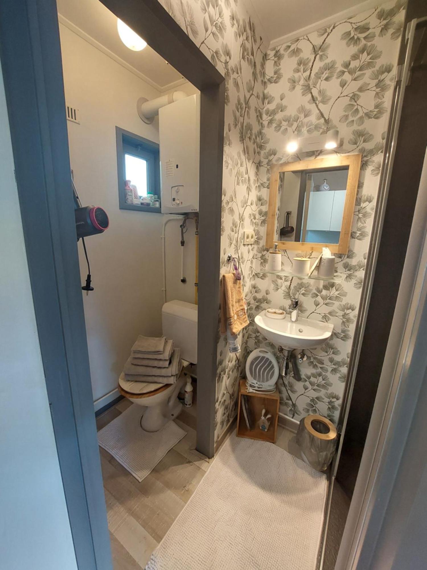 Le Petit Chalet - Bungalow Waulsort エクステリア 写真
